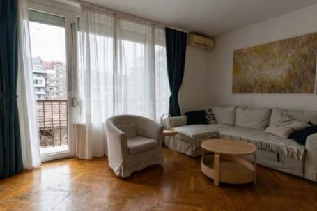 Vračar, Šumatovačka, 3. 0 stan bez lifta, 64m2