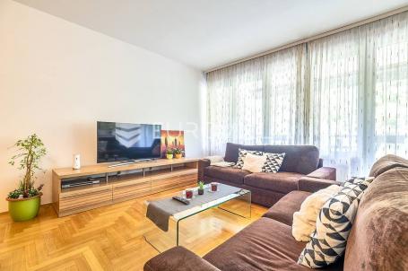 Zagreb Dubrava dvosoban stan 81 m² s loggiom
