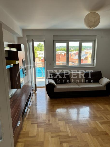 Četvorosoban  stan, Čair, III  sprat, 101 m2