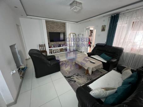 Dvorisni stan na Telepu 52m2