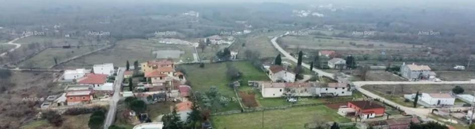 Građevinsko zemljište Odlično gradevinsko zemljište, u blizini Vodnjana u pravcu Juršića. 
