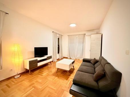 Moderan dvosoban stan 75m² na odličnoj lokaciji – Golubovina, Budva