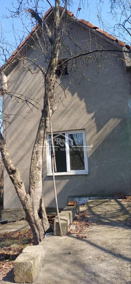 Resnik, Vojvode Kujundžića, 65m2+35m2 PTK, 11 ari placa ID#1618