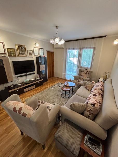 Prodajemo komforan 3. 5 stan na Karaburmi, 78m2
