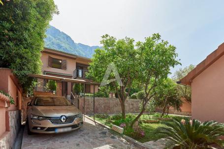 Kuća 120m2 sa pogledom na more u Dobroti, Kotor