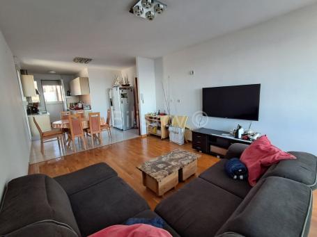 3 sobe, režije uključene najam Split Sućidar