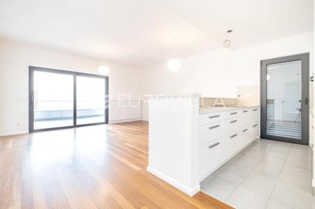 Zagreb, Perjavica prekrasan trosoban stan 66 m² parking