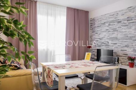 Zagreb, Špansko, prekrasan trosoban stan površine 56 m² s garažnim parkrinim mjestom