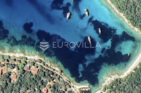 Zadar, Silba, građevinsko zemljište 70 m od mora, 3.578 m²