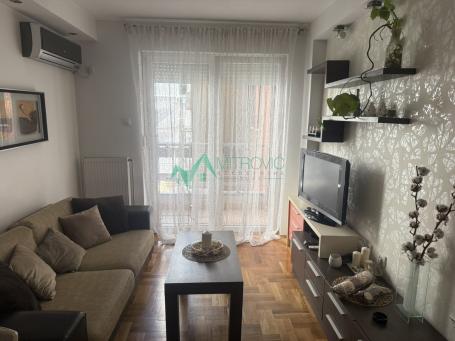 Izdavanje, Stan, 37m2 , Bulevar Oslobođenja