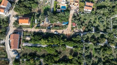 Idealno zemljište, 501m2, u mirnom djelu Korčule