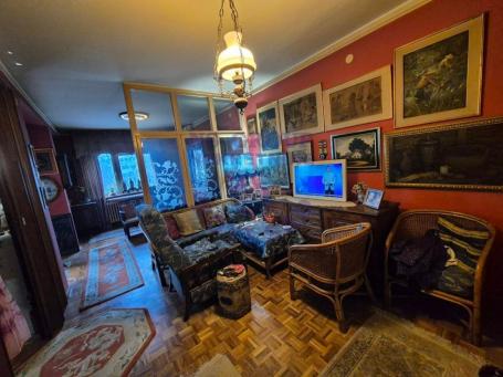 VEOMA RETKO U PONUDI! STARI GRAD!