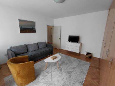 ODLIČAN DVOSOBAN STAN NA LIMANU 4 UL. BANOVIĆ STRAHINJE