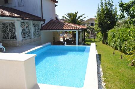 Haus HAUS IN PJEŠČANA NUR 100 M VOM MEER !!
