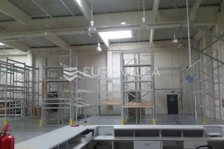 Karlovac, poslovna zgrada 9091 m² skladišno proizvodne namjene