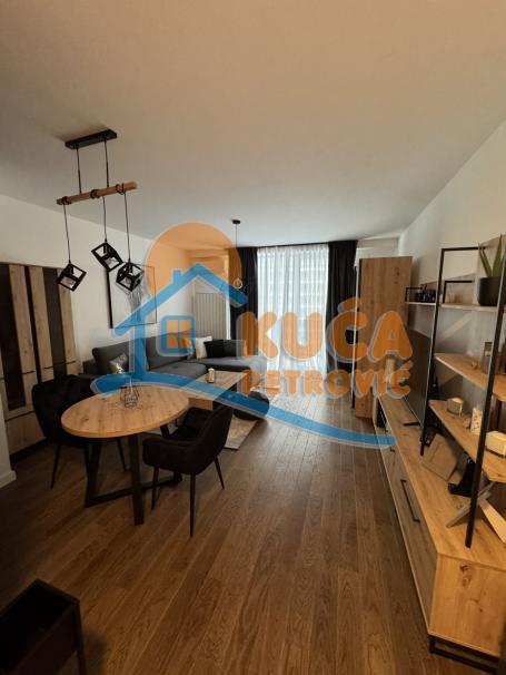 Izdaje se luksuzna garsonjera u kompleksu Planet residence, 38m2