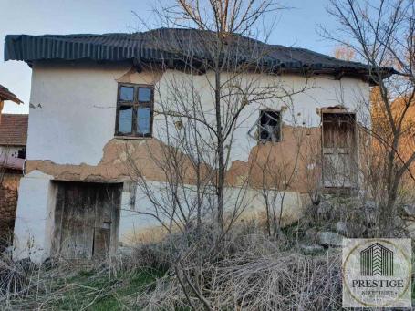 Prodaje se kuća na placu od 17 ari u selu Vrmdža kod Sokobanje