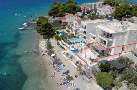 Žaborić, prekrasan trosoban stan na samoj plaži, 121,99 m²
