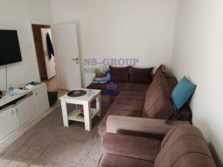 Stara Detelinara 73m2 trosoban stan 