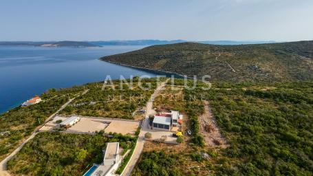 Šolta, Maslinica - građ. zemljište sa panoramskim pogledom