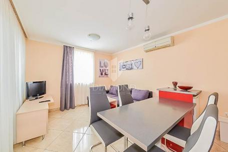Umag, wunderschöne Wohnung nur 300 m vom Stadtzentrum und vom Meer entfernt!