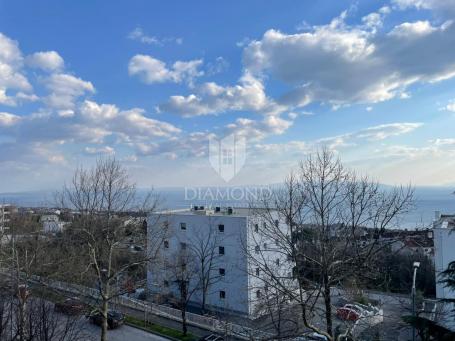 KASTAV, REŠETARI - SUNČAN STAN S POGLEDOM NA MORE