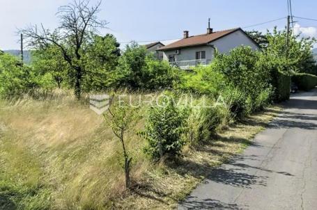 Grobnik, Dražice, kuća s dva stana 161 m², garažama i prostranom okućnicom