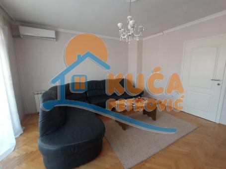Izdaje se kuća kod Tehničkih fakulteta