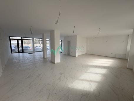 Izdavanje, Poslovni prostor, 421m2 , Podbara