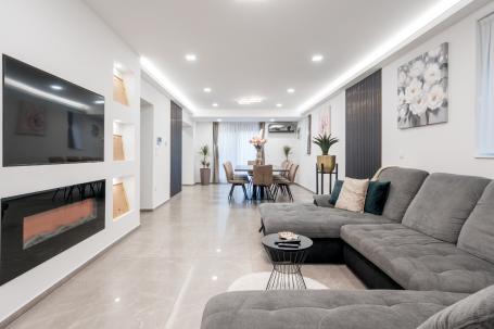 Kuća, prodaja, Zagreb, Podsused, 278m2 NKP ,  rekonstruirana i novouređena
