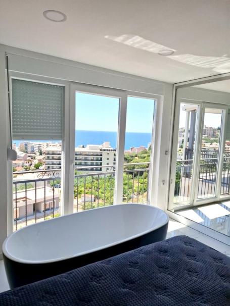 Apartment with 3 bedrooms and sea views in Dobry Voda
