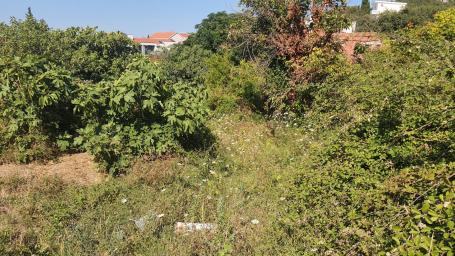 Land plot in Bar with buildings, Shushan district