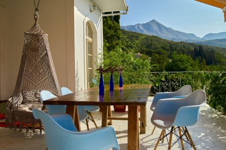 House with sea and forest view, 4 bedrooms and separate apartment in Sutorina, Herceg Novi