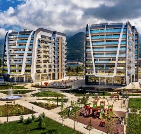 Spacious and sunny 1 bedroom apartment with sea view in a modern premium complex in Bar. 