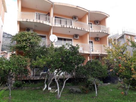 In the city of Bar, in the Shushan district, a large house is for sale. 