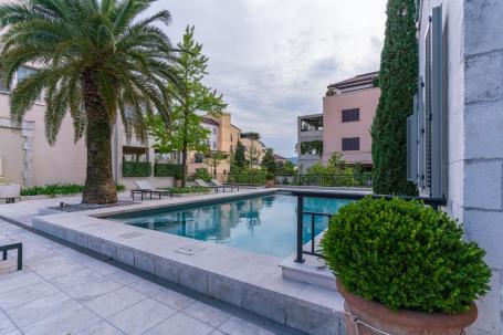 Stylish apartment for sale in Porto Montenegro!