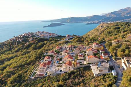 Luxury villa with sea view and pool in Blizikuce