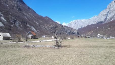 Plot of land next to the Nevideo canyon, Shavnik