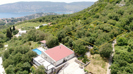 Urbanized plot of 1829 m² in Herceg Novi, Podi with panoramic view