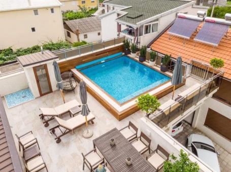 House for living and villa for business in Bar