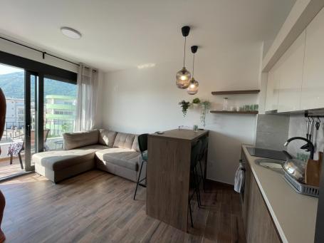 Modern apartment in Soho City area in a building with a swimming pool, Bar