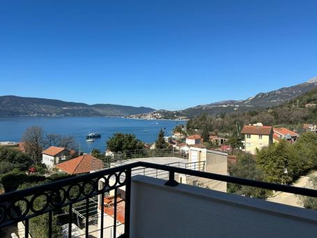 Apartment in a new building in Kumbor