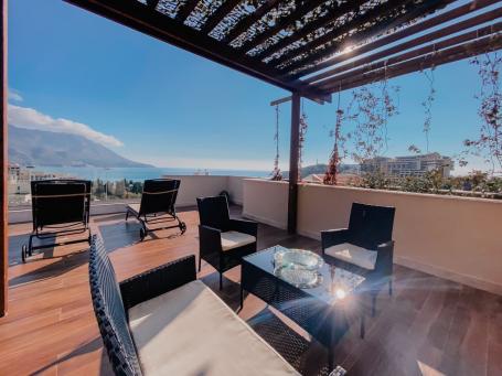 Elegant apartment with terrace and sea view – Bar, Montenegro