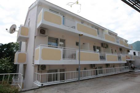 2* hotel in Budva - ready business by the sea!
