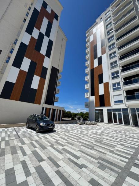 For sale apartment in Bar with 1 bedroom complex with swimming pool