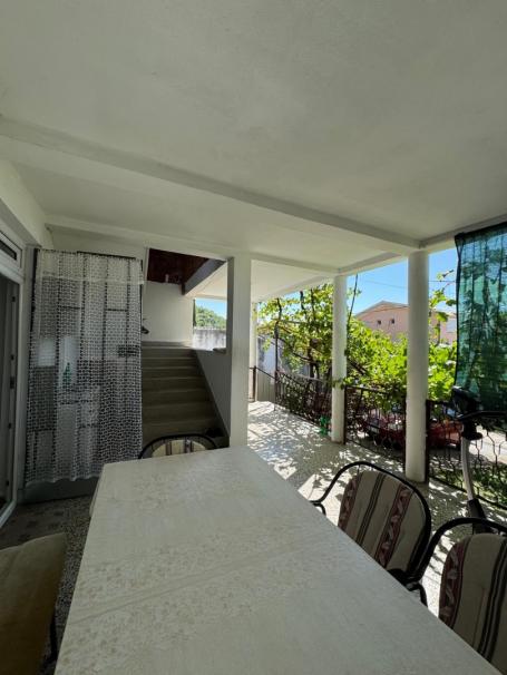 One-storey legal house in Sutomore with a plot