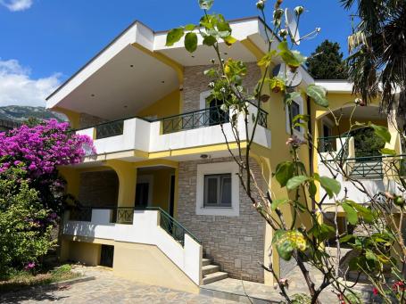 A cozy two-story house in Sutomore is for sale. 