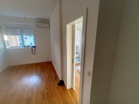 One-bedroom apartment within walking distance of the city center