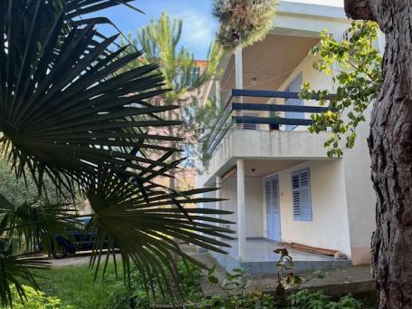 Charming house in Dobra Voda with a beautiful garden (Pechuritsa district)