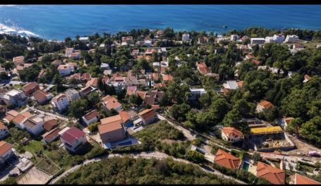 A 710 m² plot of land in Shushani with a sea view is for sale. 